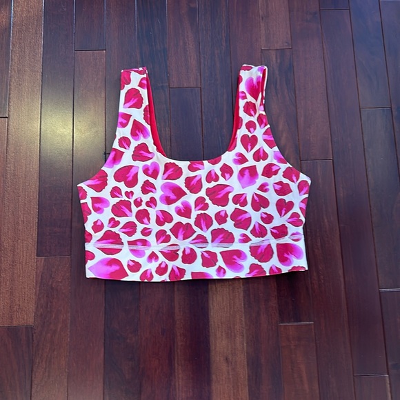 Fabletics Harlow Reversible Medium Impact Red Rose Petal Sports Bra - Picture 3 of 6